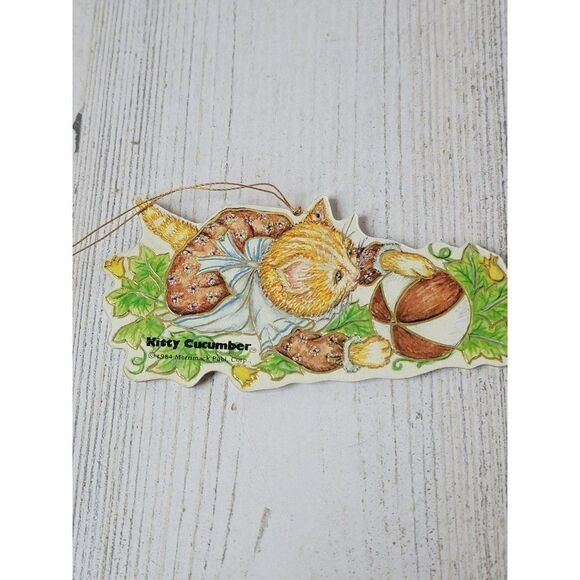 Kitty cucumber 1984 cat ball garden ornament Xmas decor - Picture 1 of 4